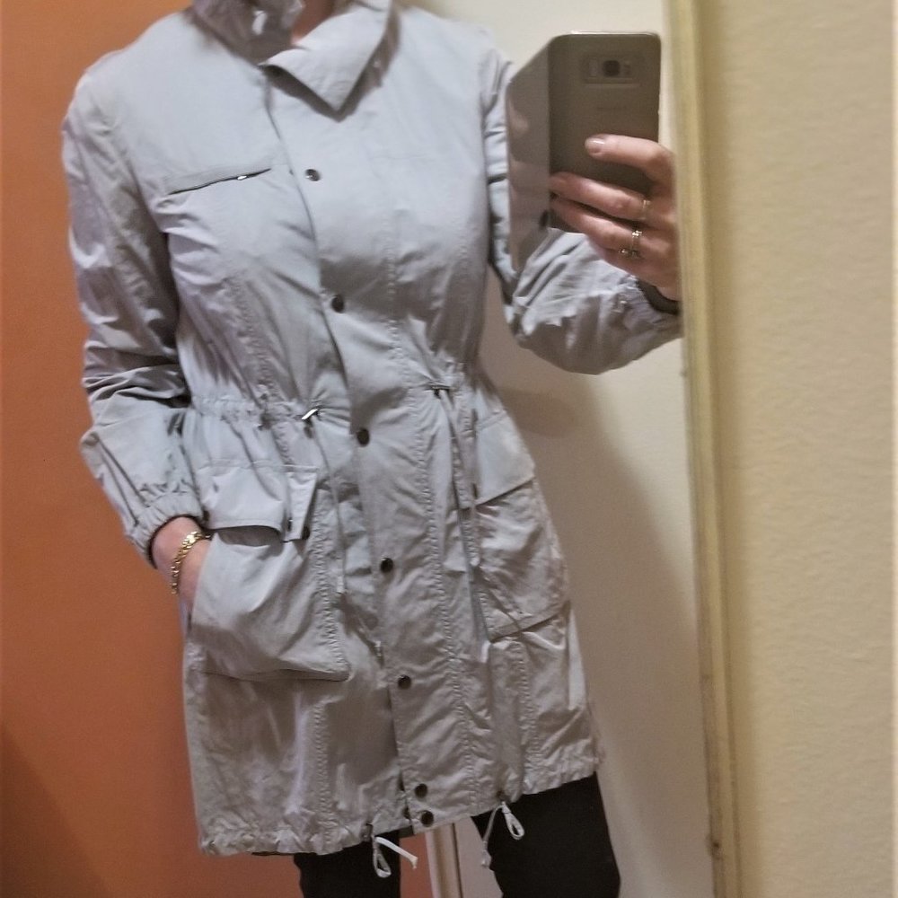 Banana Republic rain coat with ruffled collar M - Picture 4 of 12